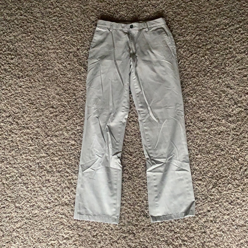 Men’s khaki pants